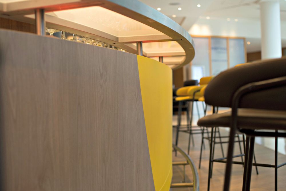 Projekt Hotel Novotel Convention & Wellness Roissy CDG, Roissy, Frankreich – renoviert mit Coverstyl Möbelfolie