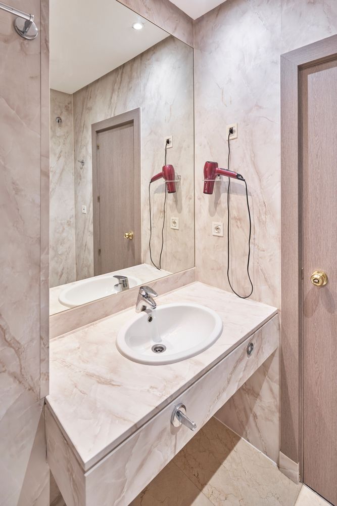 Projekt Suite Prado, Madrid, Spanien – renoviert mit Coverstyl Möbelfolie