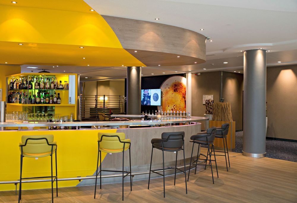 Projekt Hotel Novotel Convention & Wellness Roissy CDG, Roissy, Frankreich – renoviert mit Coverstyl Möbelfolie