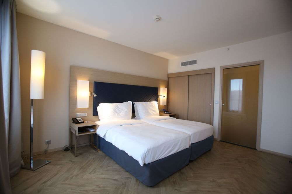 Projekt Radisson Blu Hotel Toulouse Airport, Toulouse, Frankreich – renoviert mit Coverstyl Möbelfolie