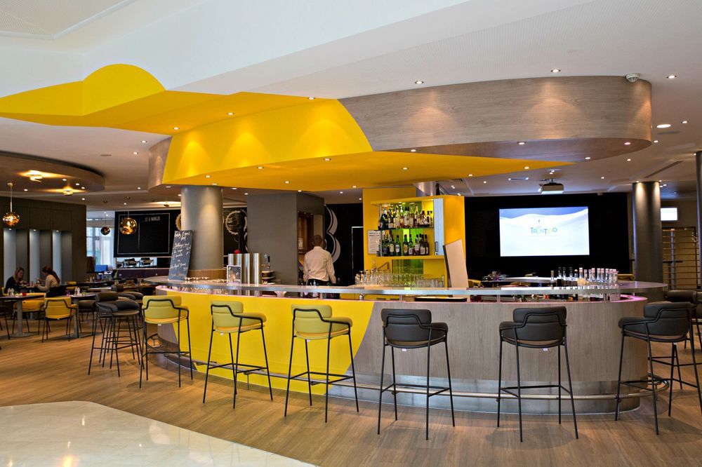 Projekt Hotel Novotel Convention & Wellness Roissy CDG, Roissy, Frankreich – renoviert mit Coverstyl Möbelfolie