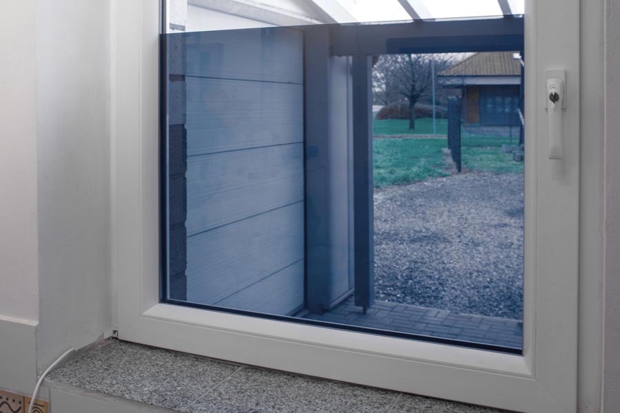Schaltbare Folie für Glas, Schwarz