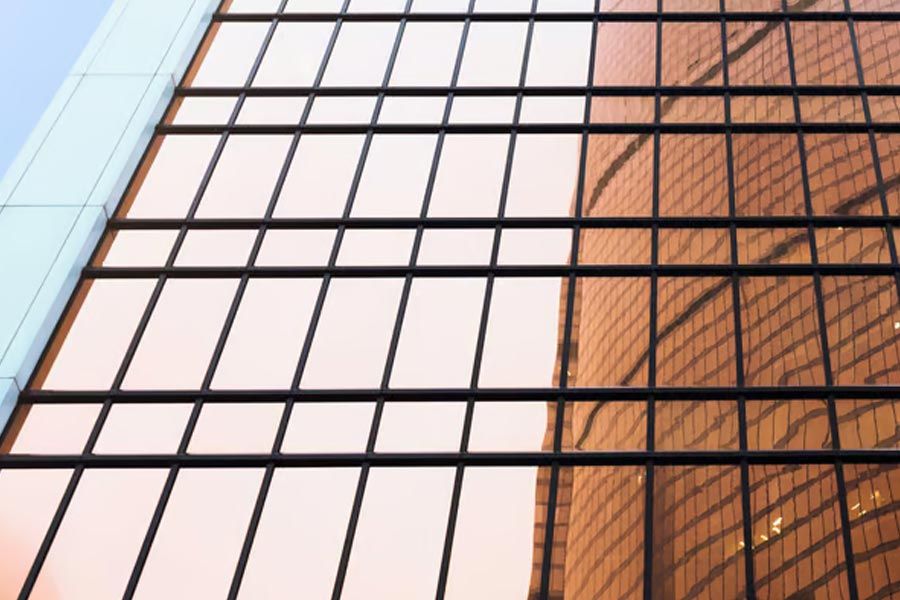 spionspiegelfolie bronze innenseitig auf glasfassade hochhaus