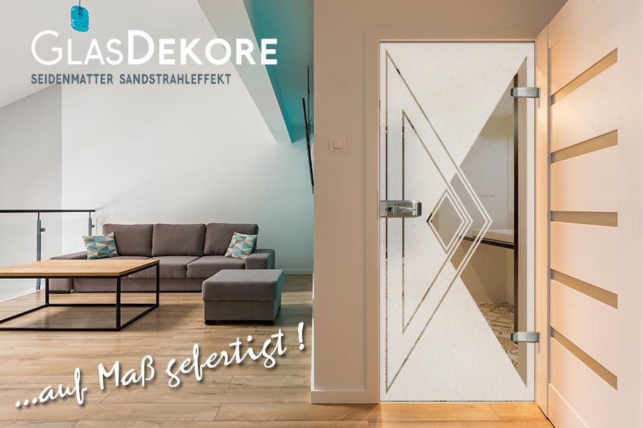 satiniertes-glasdekor-sandstrahleffekt-mit-gespiegelten-dreiecken-teildurchsichtig