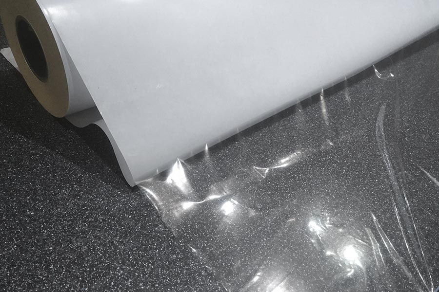 transparente adhäsionsfolie auf rolle
