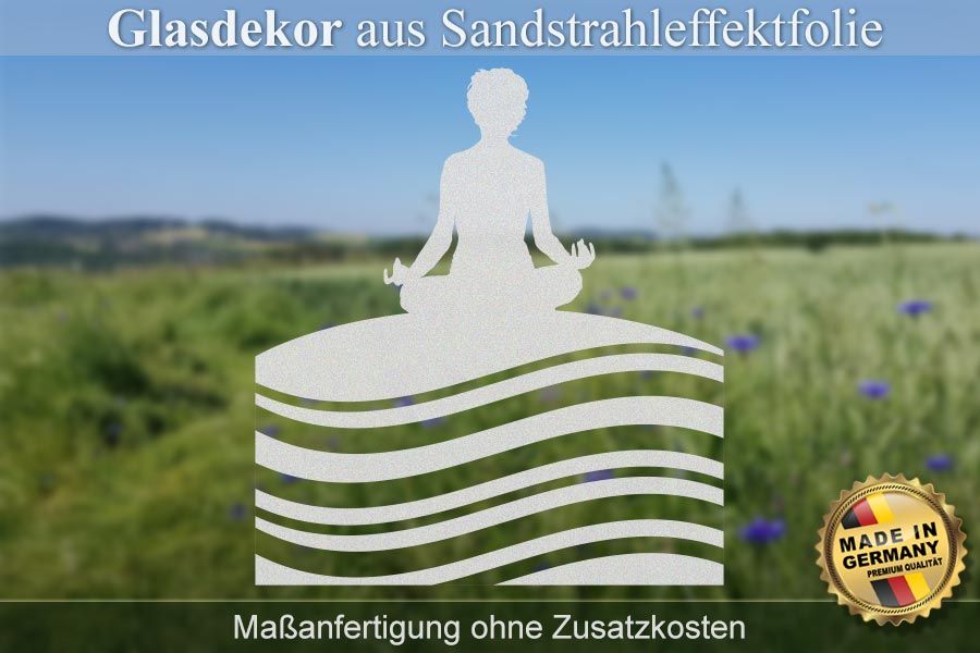 glasdekor-motiv-frau-macht-yoga-meditation_satinierte-fensterfolie