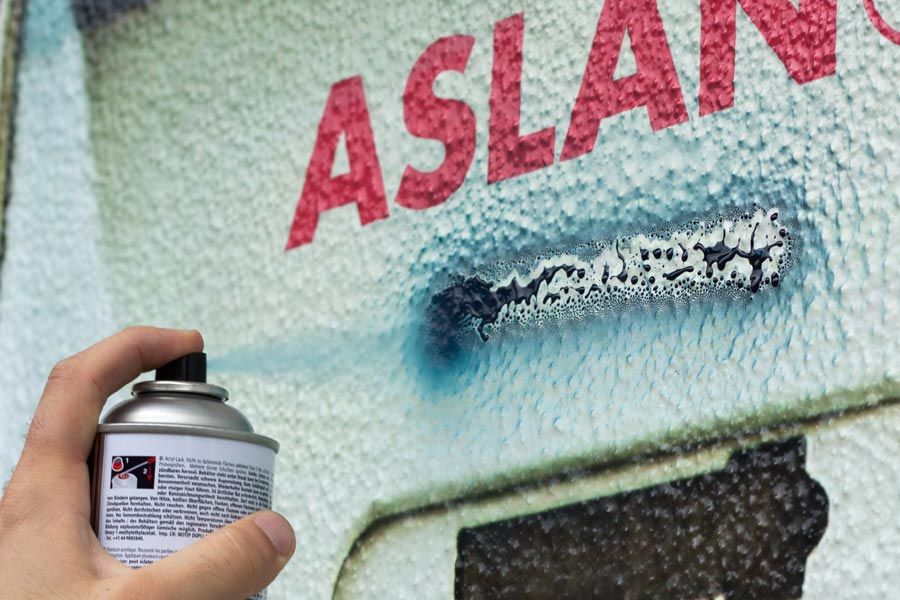 Transparente Schutzfolie MagicProtect Matt ASLAN SL 99 abperleffekt bei graffitis