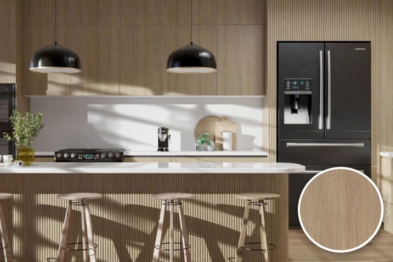 Anwendungsbeispiel mit Coverstyl Möbelfolie Heritage Oak – Eiche mittel, rechts unten die Oberfläche im Detail