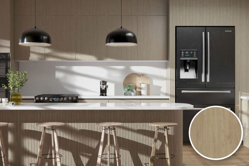 Anwendungsbeispiel mit Coverstyl Möbelfolie Burlap Oak – Eiche mittel, rechts unten die Oberfläche im Detail