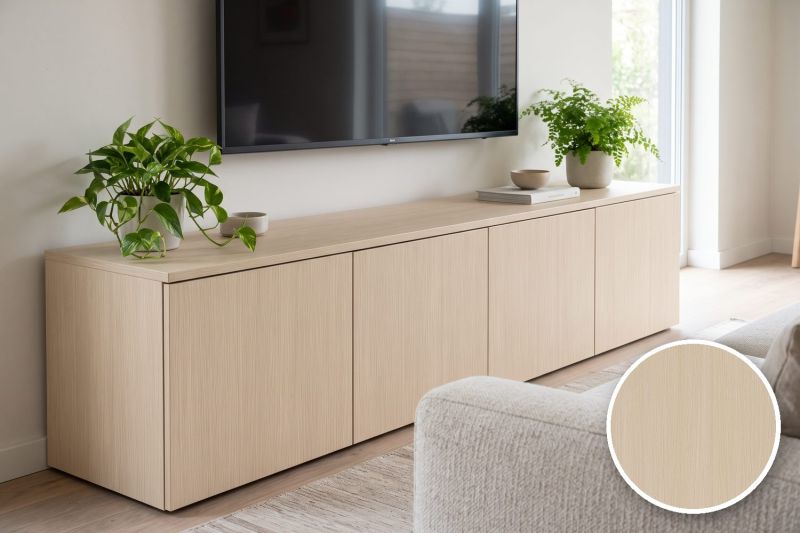 Anwendungsbeispiel mit Coverstyl Möbelfolie Ivory Oak – Eiche hell, rechts unten die Oberfläche im Detail