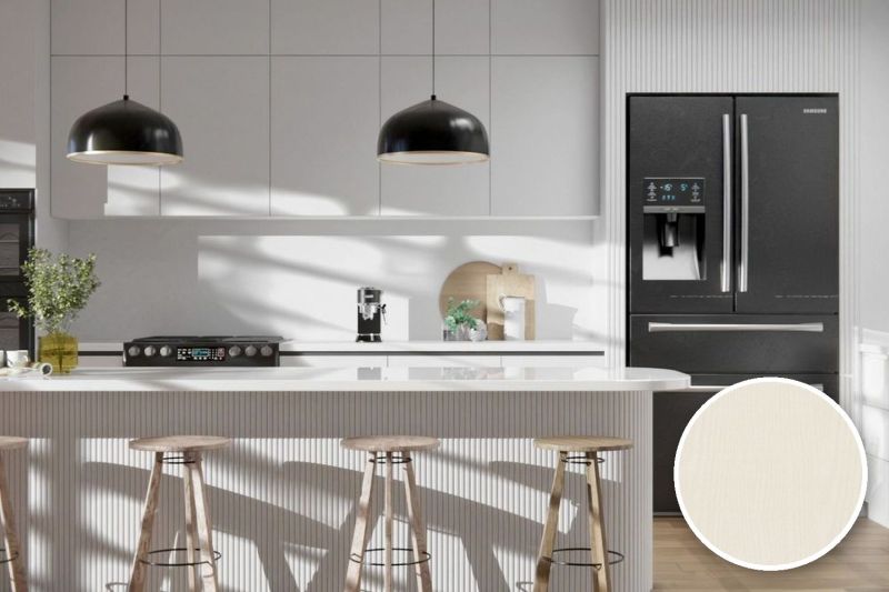 Anwendungsbeispiel mit Coverstyl Möbelfolie Off White – Holzoptik cremeweiß, rechts unten die Oberfläche im Detail
