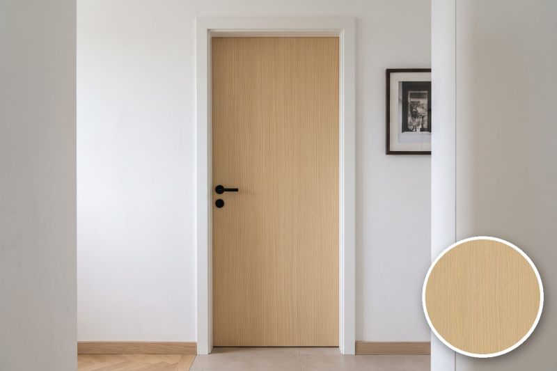 Anwendungsbeispiel mit Coverstyl Möbelfolie Straw Oak – Eiche hell, rechts unten die Oberfläche im Detail