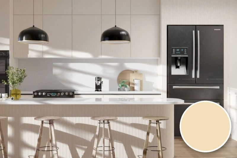 Anwendungsbeispiel mit Coverstyl Möbelfolie Oat Milk – Uni hellelfenbein, rechts unten die Oberfläche im Detail