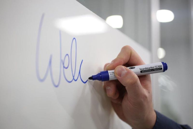 Whiteboard Folie weiß glänzend für glatte Flächen