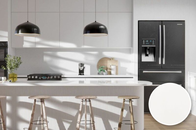 Anwendungsbeispiel mit Coverstyl Möbelfolie Lacquered White – Uni lackweiß, rechts unten die Oberfläche im Detail