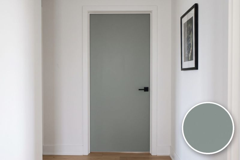 Anwendungsbeispiel mit Coverstyl Möbelfolie Storm – Uni signalgrau, rechts unten die Oberfläche im Detail