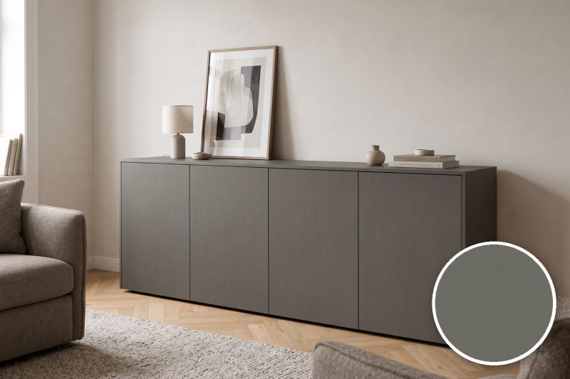 Anwendungsbeispiel mit Coverstyl Möbelfolie Crispy Espresso – Holzoptik espressobraun, rechts unten die Oberfläche im Detail