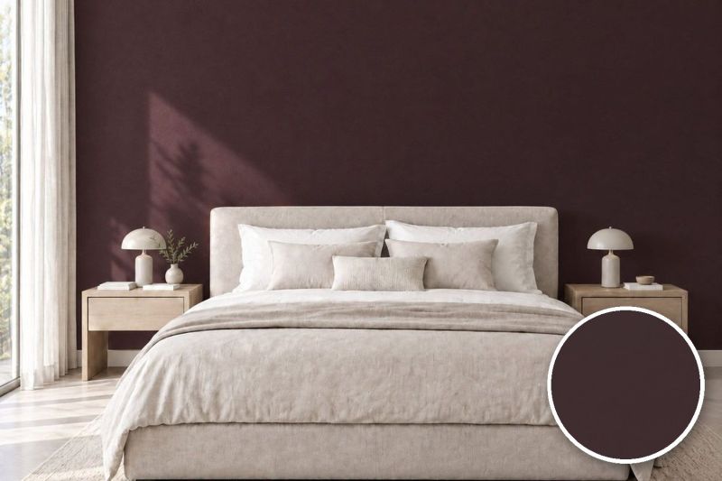 Anwendungsbeispiel mit Coverstyl Möbelfolie Plum – Uni pflaume, rechts unten die Oberfläche im Detail